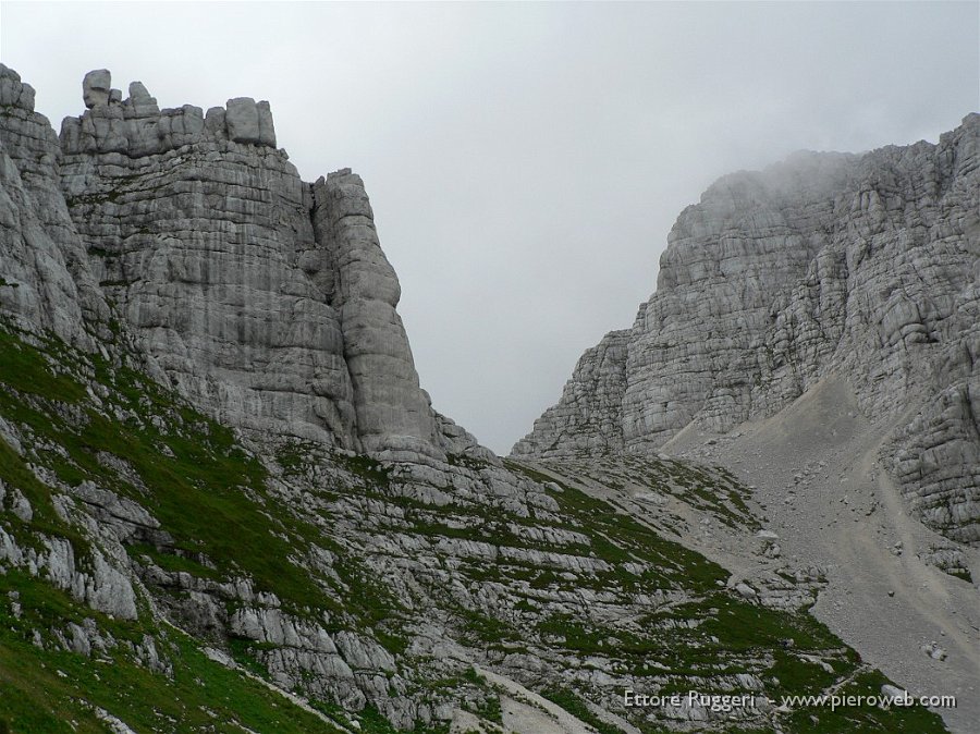 12 - verso il sentiero attrezzato Ceria Merlone.jpg